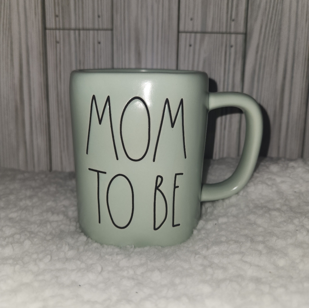 Rae Dunn Mom to Be mug - Picture 1 of 5